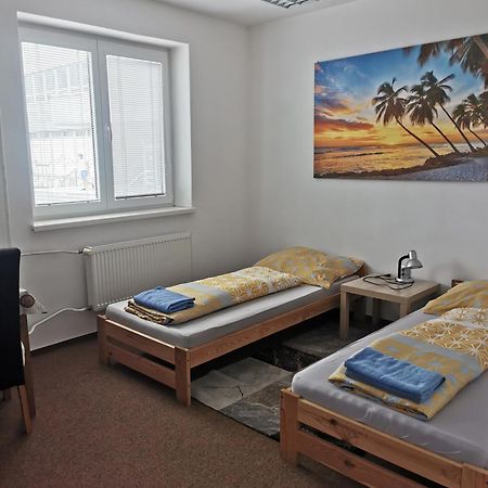 Living Bratislava By The Bus Station Hostel Luaran gambar