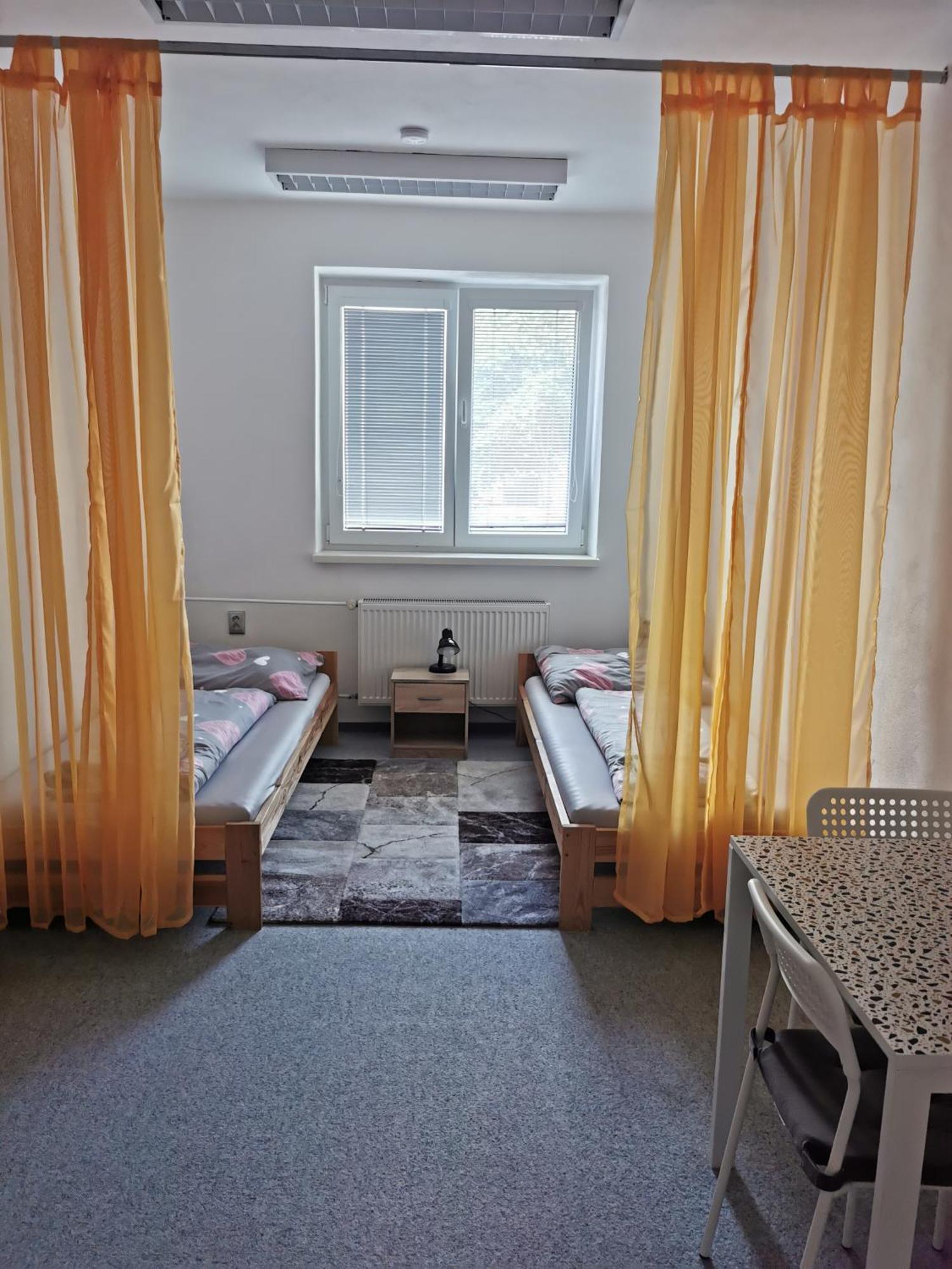 Living Bratislava By The Bus Station Hostel Luaran gambar